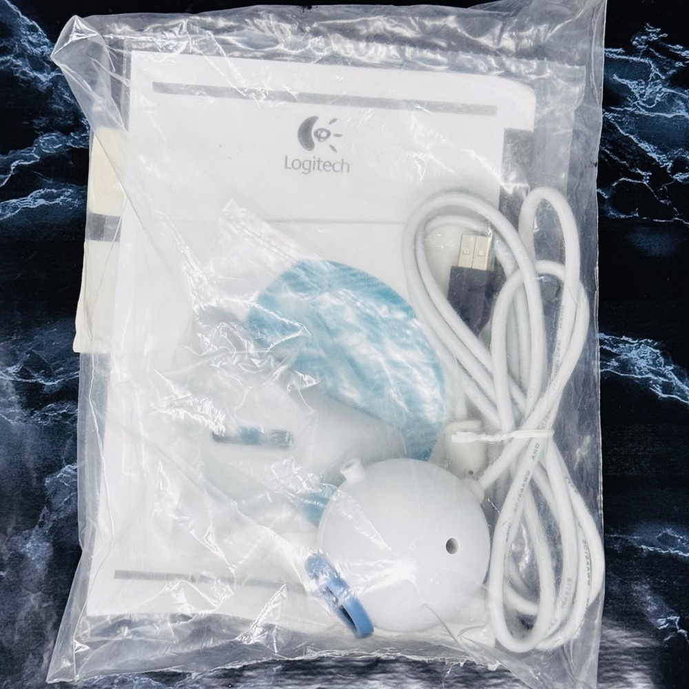 Logitech Webcam White QuickCam Express Vintage USB Camera Retro Tech